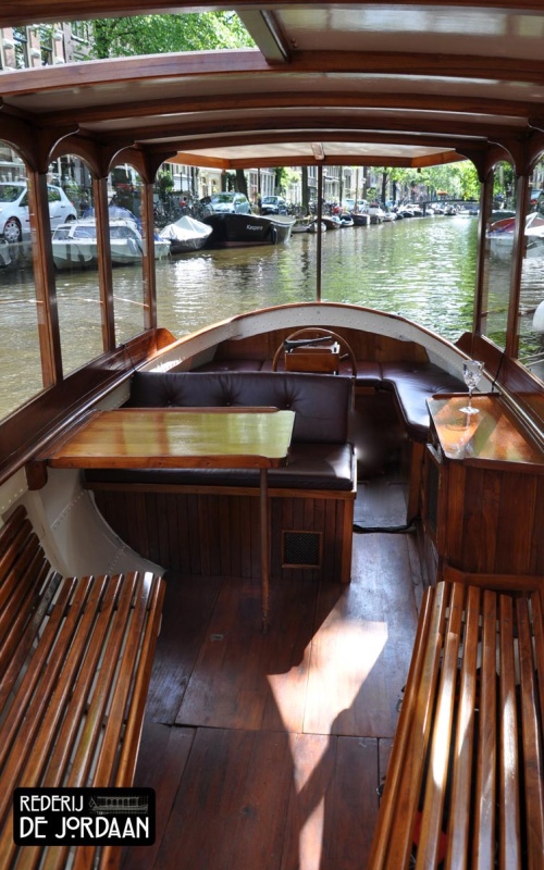 interieur klassieke salonboot Farahilde rederij Jordaan
