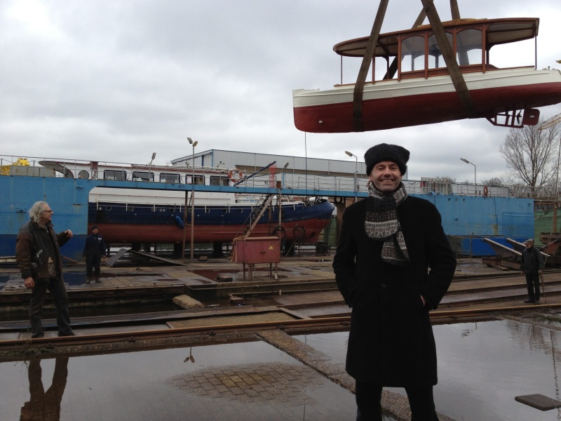 overdracht Farahilde uit 1908 in 2014 door artiest Jan Koens aan Reinhard Spronk